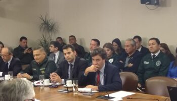 Comisión aprueba en general proyecto de mejoramiento de Carrera Funcionaria